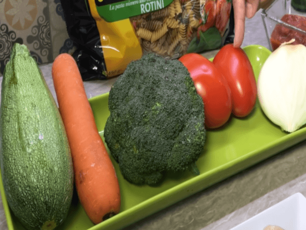 ingredientes pasta con pollo y verdura