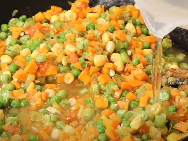 agua para la cocción de las verduras